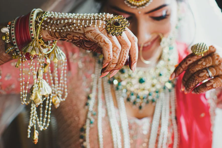 Timeless Elegance: Choosing Classic Jewelry Styles for Valentine's Day Gifts